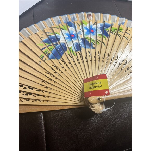 Spanish Hand Painted Wooden Folding Fan Decorative Accessory Espana NWT Abanico - Picture 7 of 9